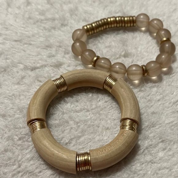 Set of 2 Wood Bead Elastic Bracelets Gold Tone Spacers - Picture 5 of 7